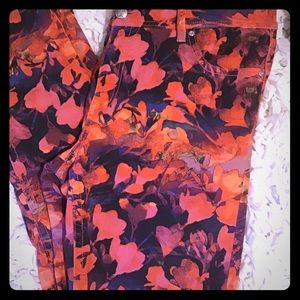 Super Cute ANA SKINNY Floral Pants size 33/16